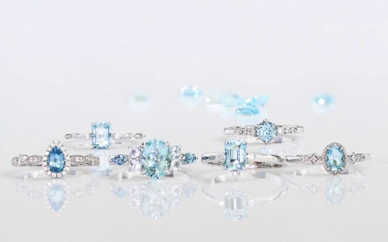 Cristal de pierre de naissance bleu clair aigue-marine de mars pour les anniversaires de mars