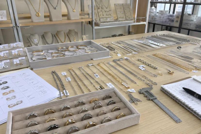 316L stainless steel jewelry samples prepared for wholesale buyer review