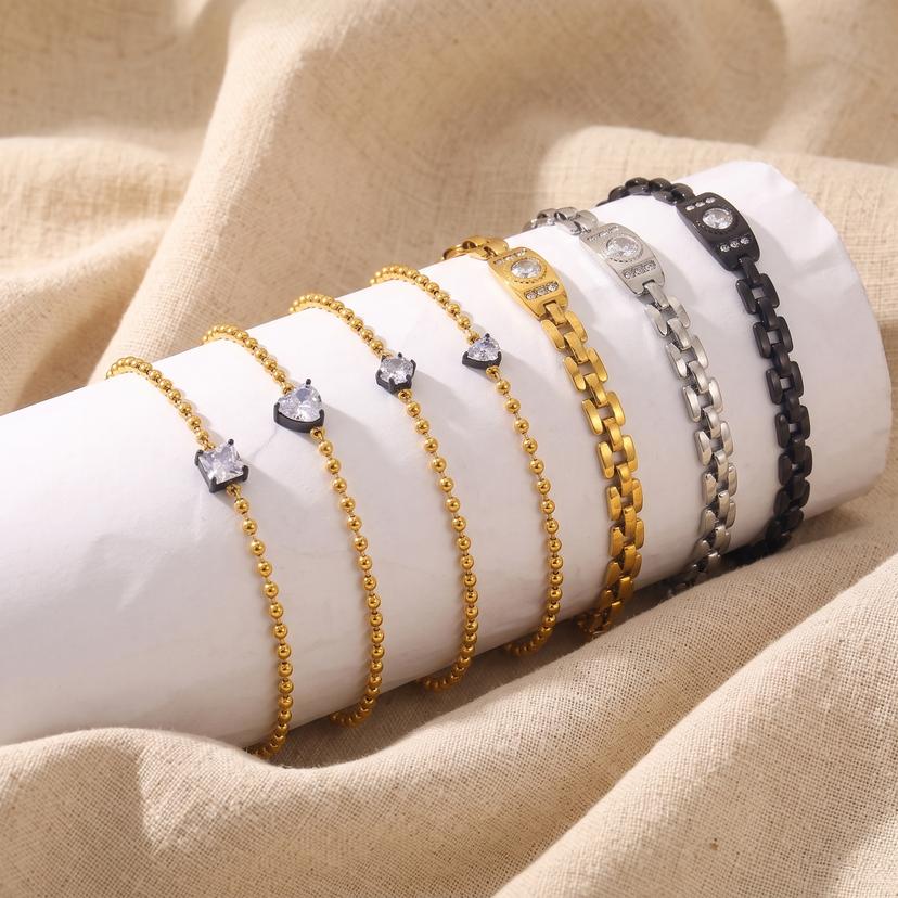 Keep_the_collection_of_bracelets_202606262349.jpeg