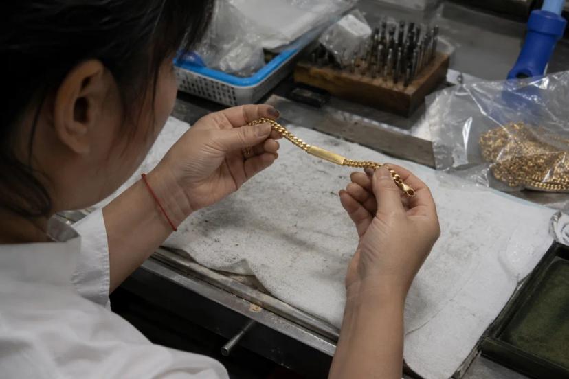 Custom stainless steel jewelry manufacturer offering OEM and PVD gold finishing services